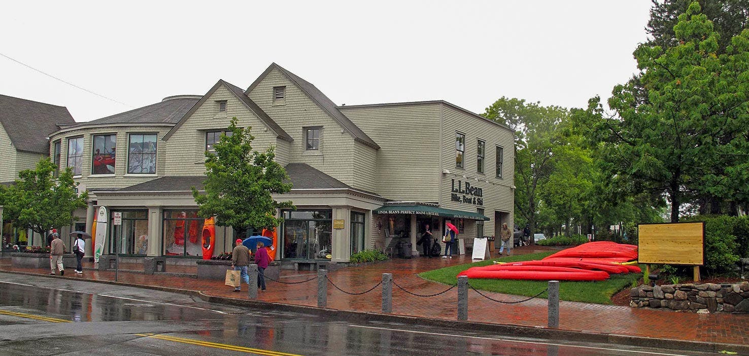 Dog Walkers in Freeport, ME Dog Walking Near You Wag!