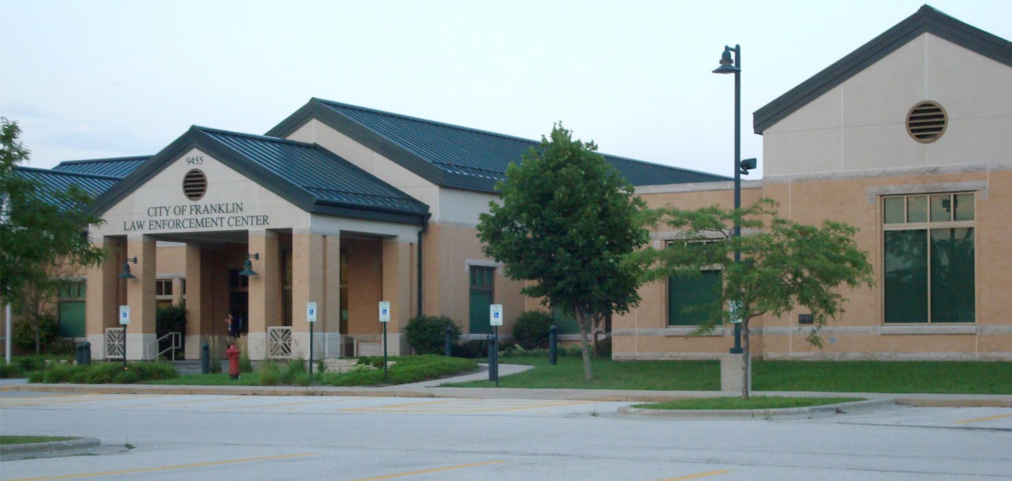 Dog Walkers in Franklin, WI Dog Walking Near You Wag!