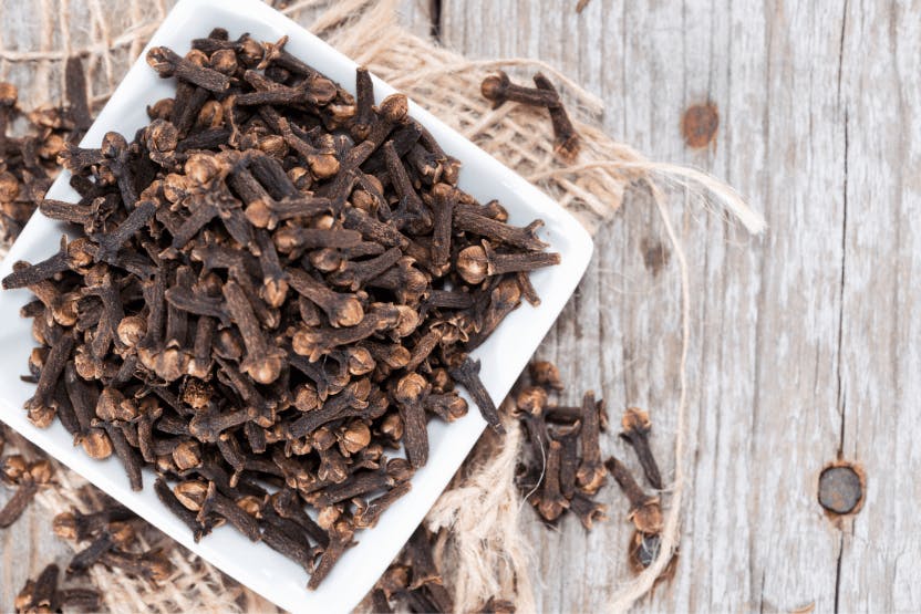 are cinnamon and clove bad for dogs