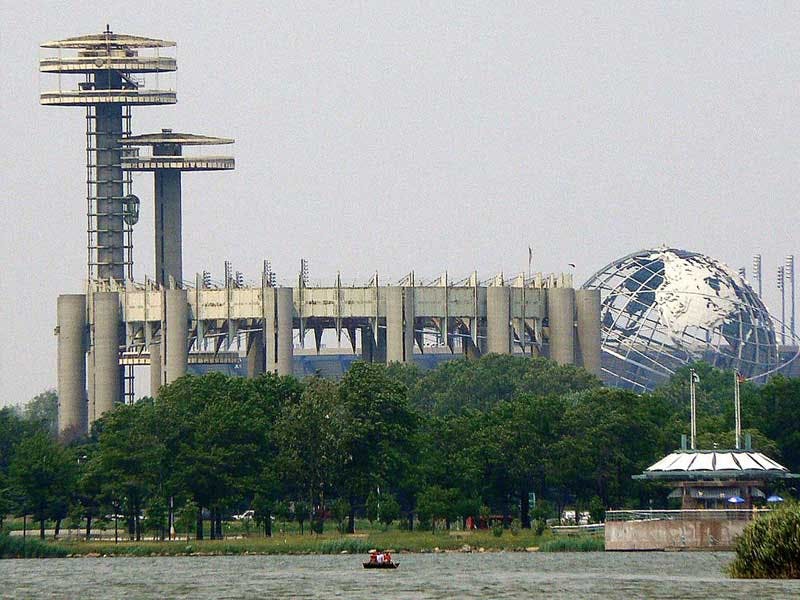 Roosevelt Ave/ 126th St